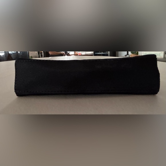 M•A•C Cosmetics | small cosmetic/makeup bag - Picture 5 of 15